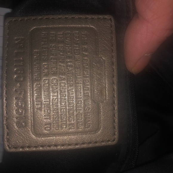 Coach - Picture 4 of 4